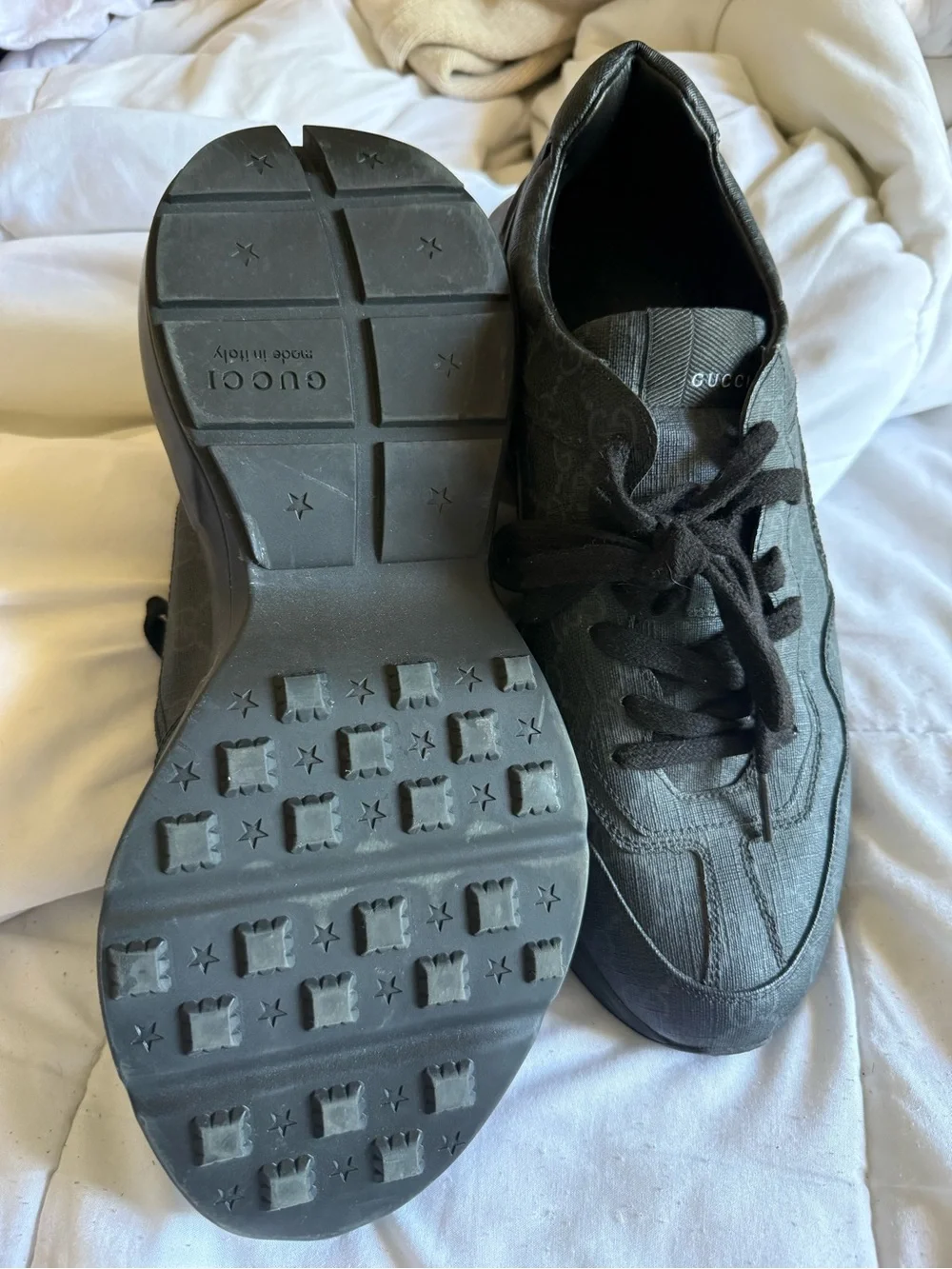 Gucci Men's Black Low-Top Lace-Up Sneakers